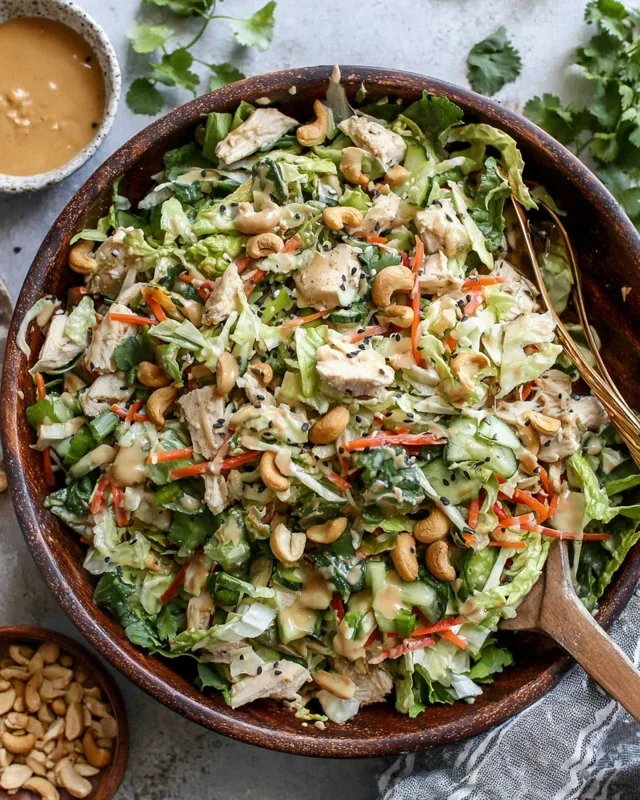 Chicken Cashew Crunch Salad: A Fresh, Flavorful, and Crunchy Delight