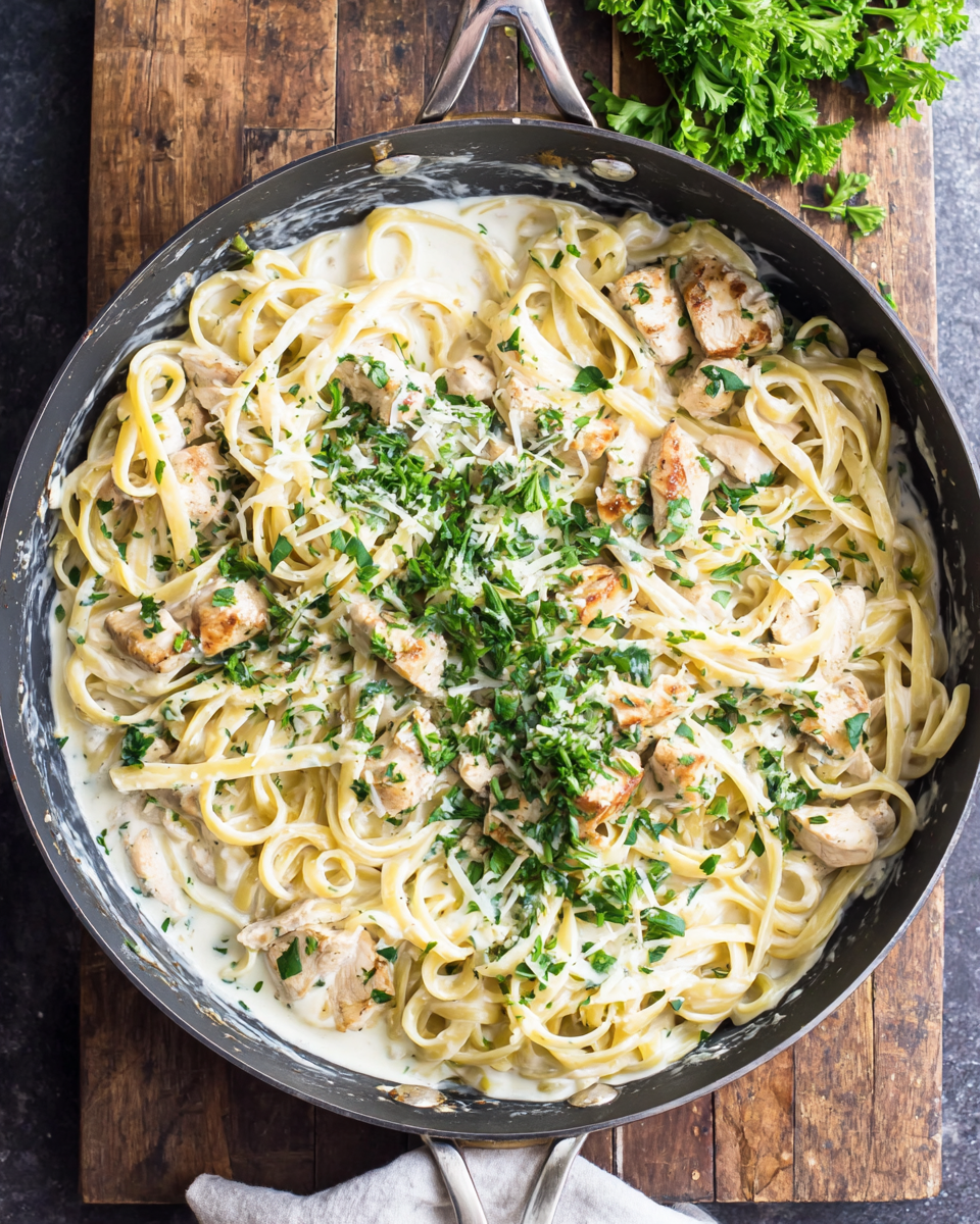 The Best Creamy Chicken Alfredo Pasta recipe